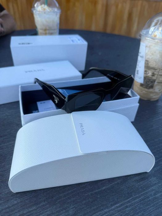 Ochelari de soare Prada Runaway noi cu cutie