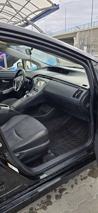 Vand Tpyota Prius Hibrid 2013