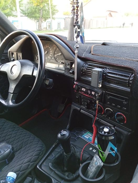 БМВ 525,в кузове е34