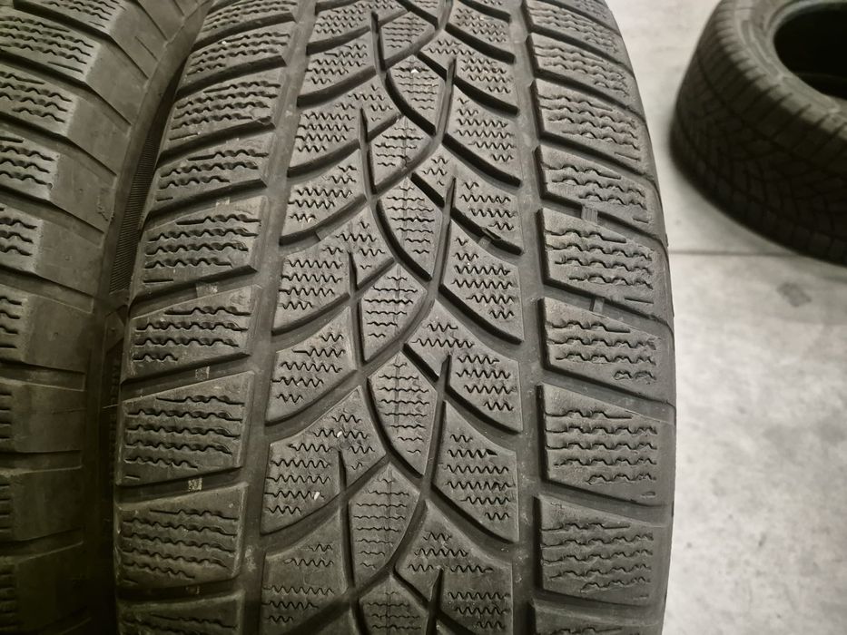 2 anvelope iarna Goodyear 235 60 18 stare foarte buna