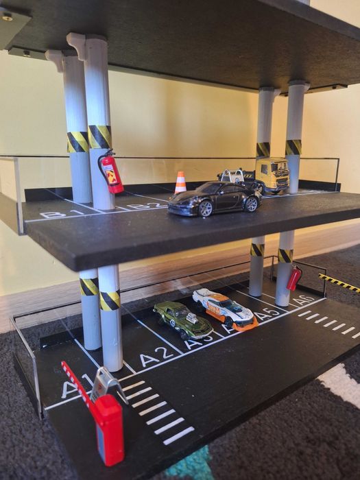 Детски паркинг гараж (ръчна изработка)