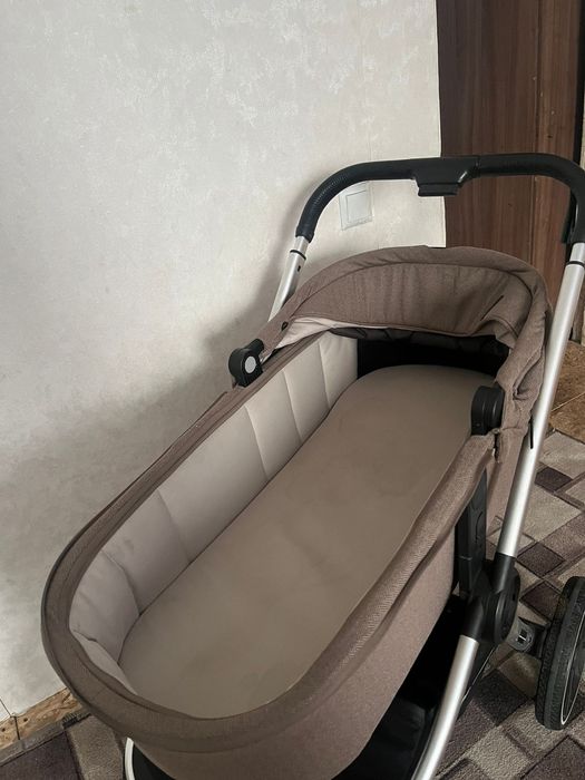 В продаже коляска 3 в 1