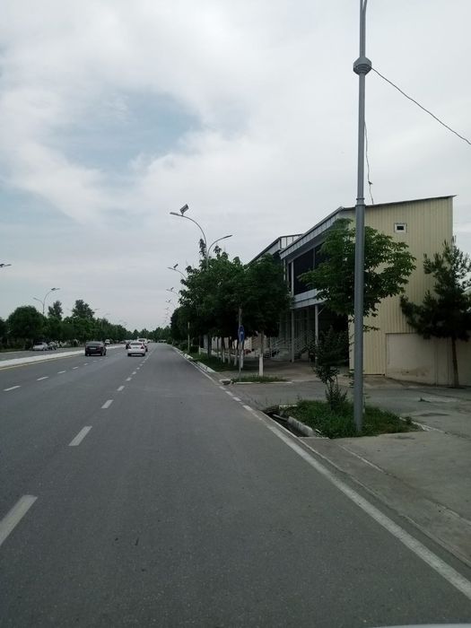 2 etajli binoni padval qismi ijaraga beriladi