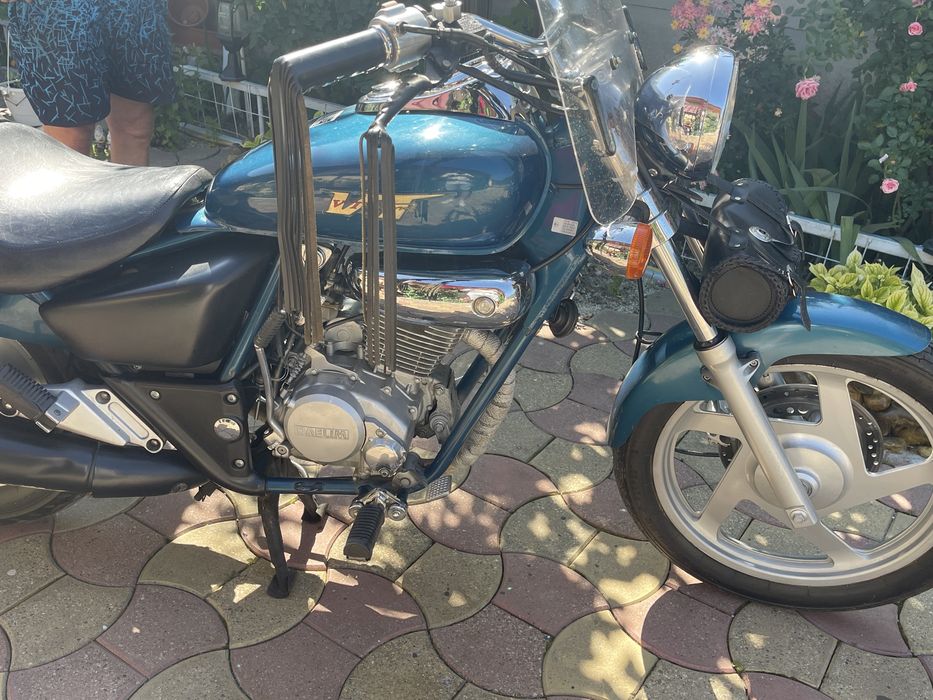 Motocicleta Daelim 125