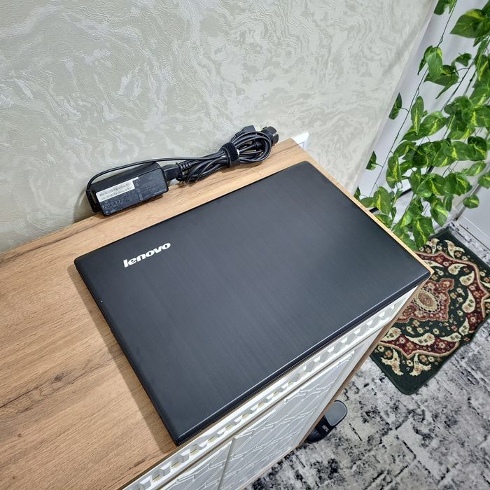 Core i5-5200U/ SSD 120 gb/ ОЗУ 8 gb/ Ideal holatda