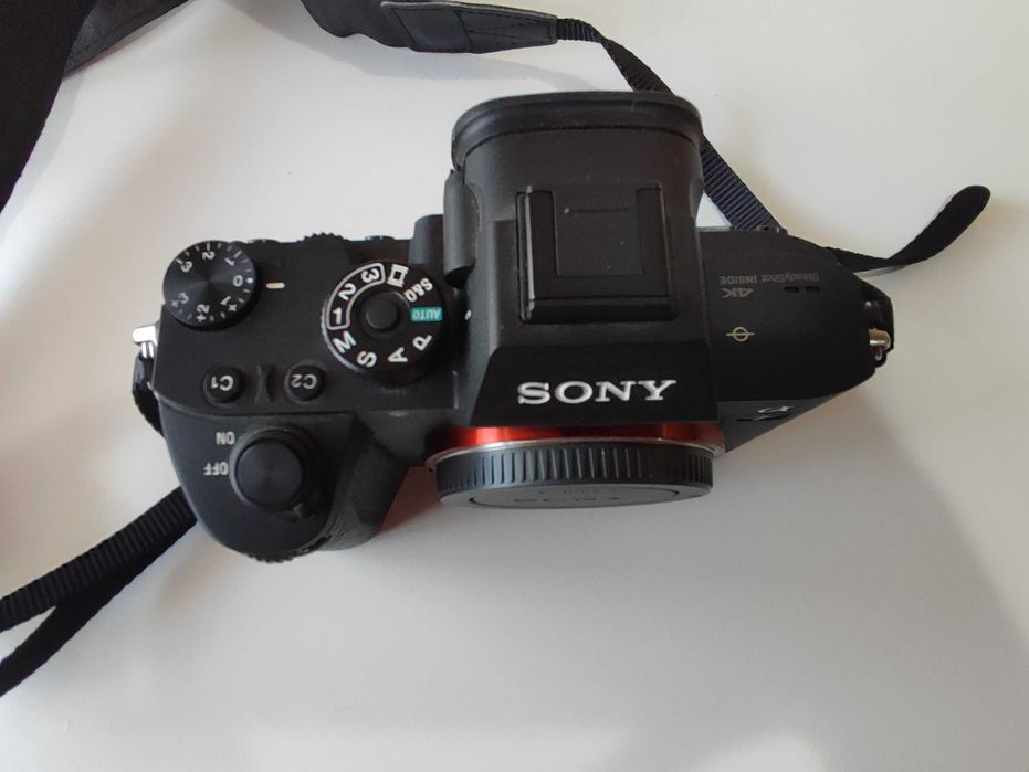 Продавам Sony A7III + обектив 28-70mm f/3.5-5.6 OSS
