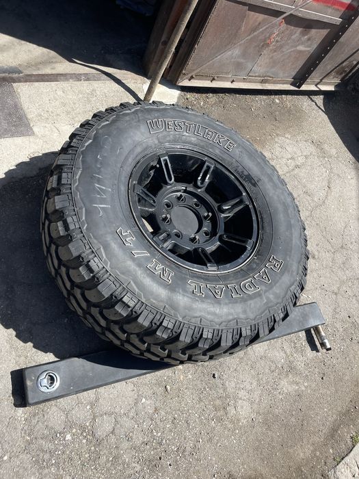Стойка със резервна гума с калъф за ХАМЪР HUMMER H2