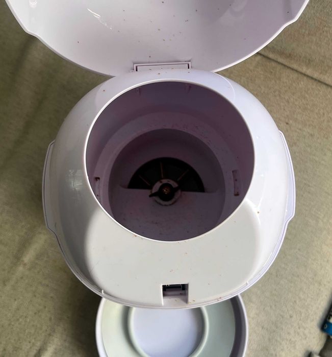 Aparat hranire automata pisici caini mici functional USB