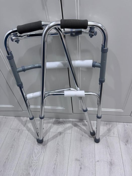 Продам новые ходунки