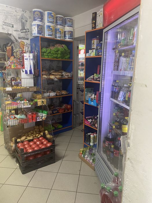 Vand spatiu cu vad pietonal