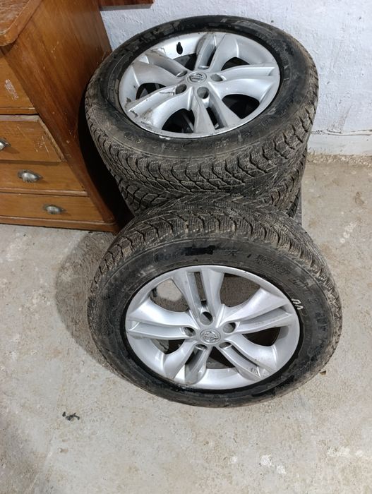 Зимние резины с дисками 225/60/17