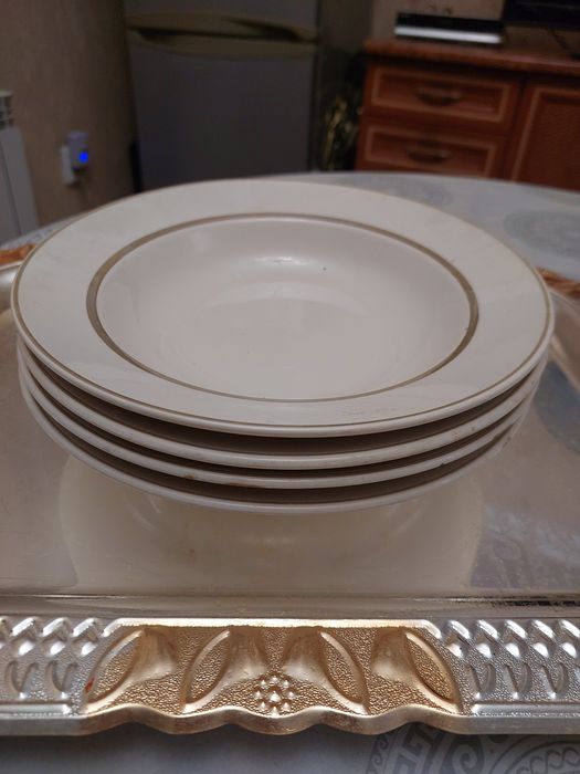 Продам тарелки плоские