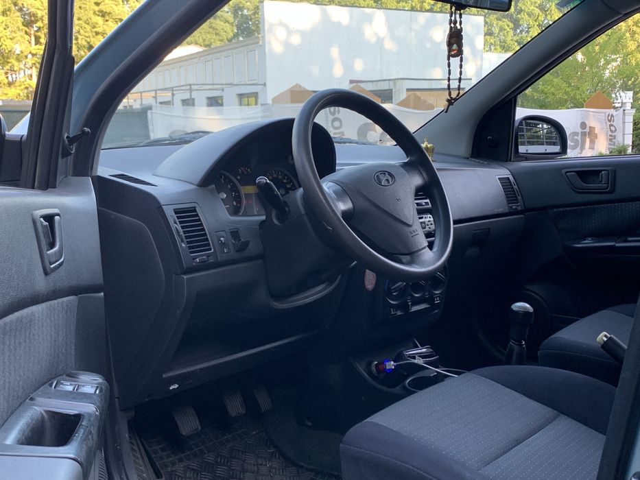 —Hyundai Getz  1100 Cm 68 cp   113.000 km AC ABS—5 % Benzina ( București )