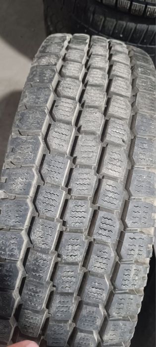 215/70/17,5  продам шины