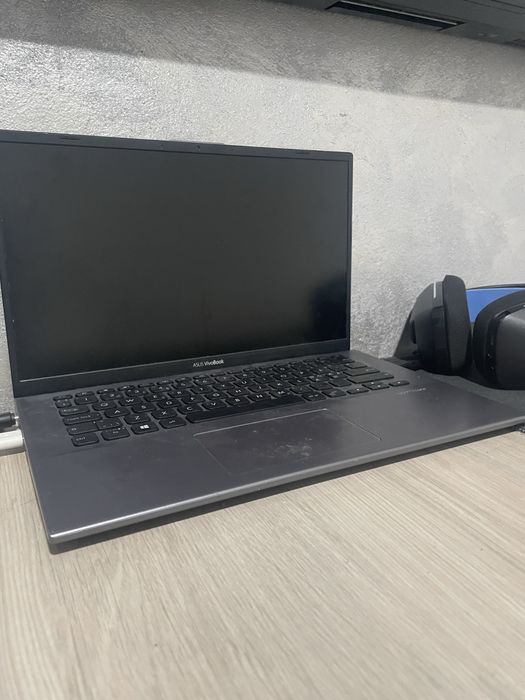 Asus vivabook 14 cititi anuntul !