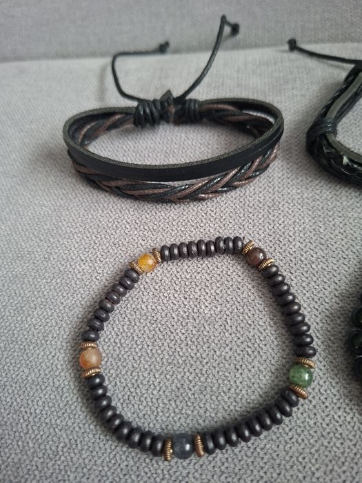 Аксесоари Нови слънчеви очила и гривни за 8 евро ВСИЧКО