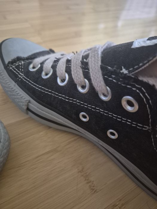 Tenisi converse , stare bună, mărimea 37,5