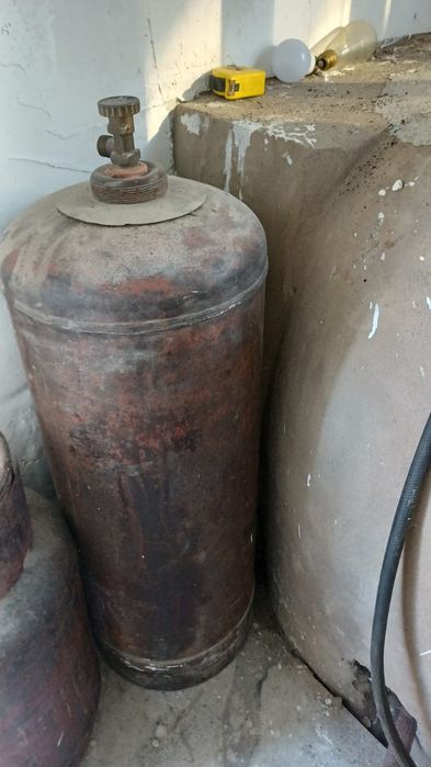 Продам газ балон 50литров б/у