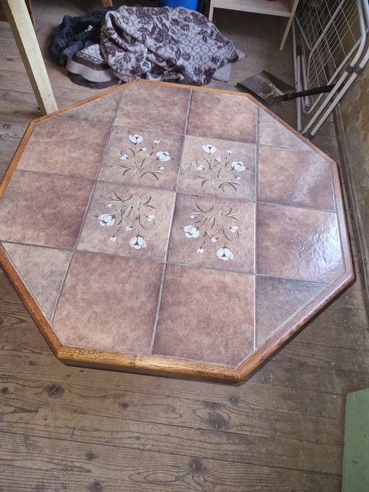 Холова маса за кафе