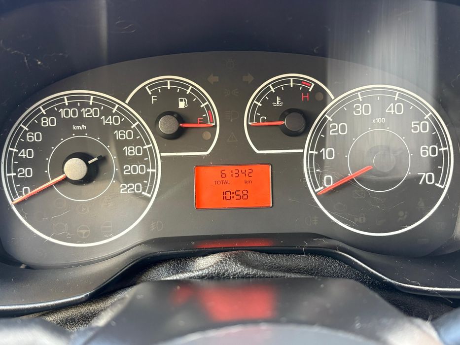 Autoturism f intretinut