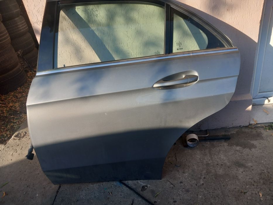 Usa stanga spate Mercedes-Benz E-Class W212 Sedan