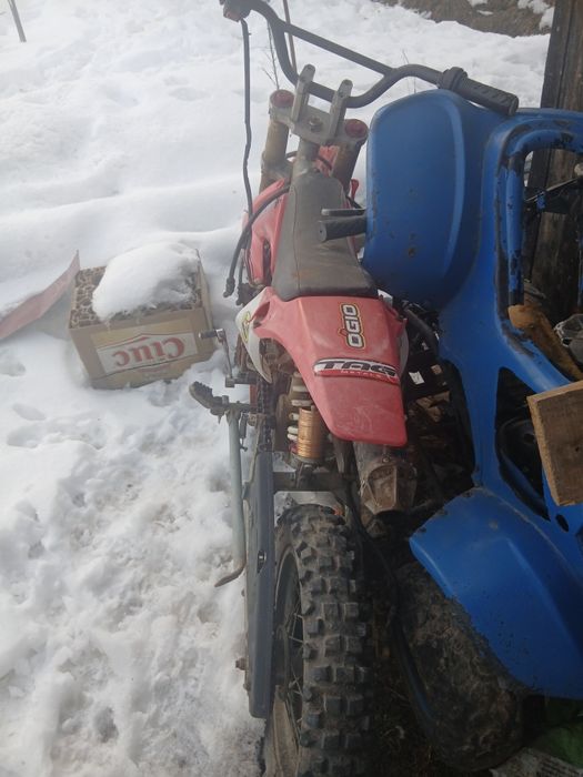 se vinde yamha 600 cm