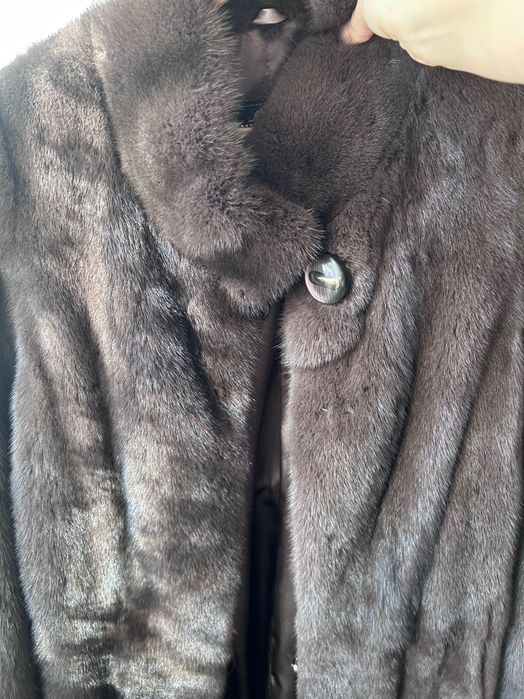 Продаю норковую шубу