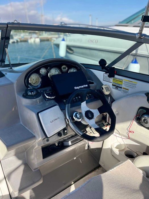лодка RINKER 230