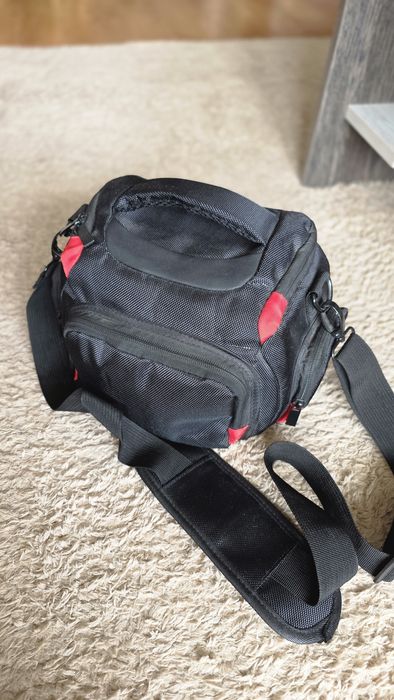 Canon EOS 2000D + обектив