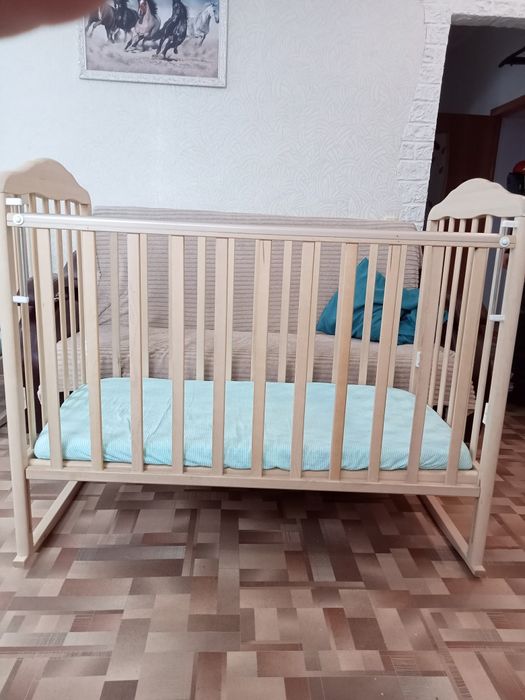 Продам кроватки.