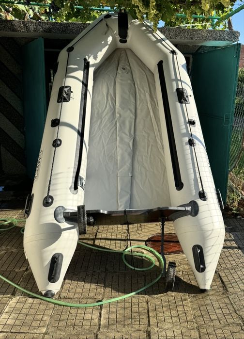 Надуваема лодка Omega