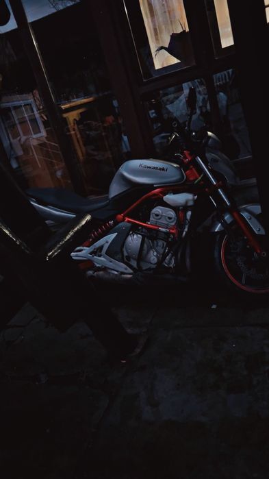 Vând Kawasaki er6-n