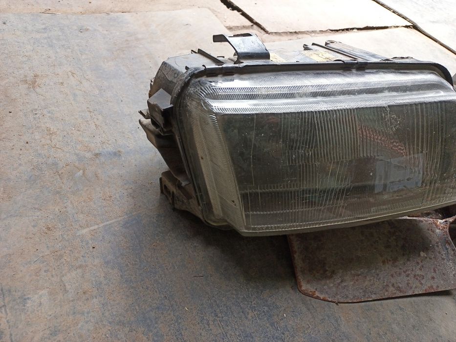 Фары на Ауди А4 б/у