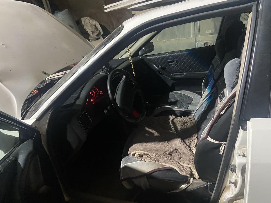 Продам автомобиль ауди 80 / кпп механика