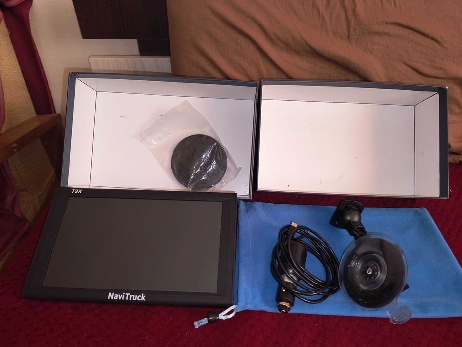 GPS  camioane,NaviTruck T9X ,16 GB,ecran de 9 inch,camera DVR FULL HD