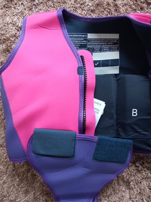 Детска жилетка за плуване 40лв