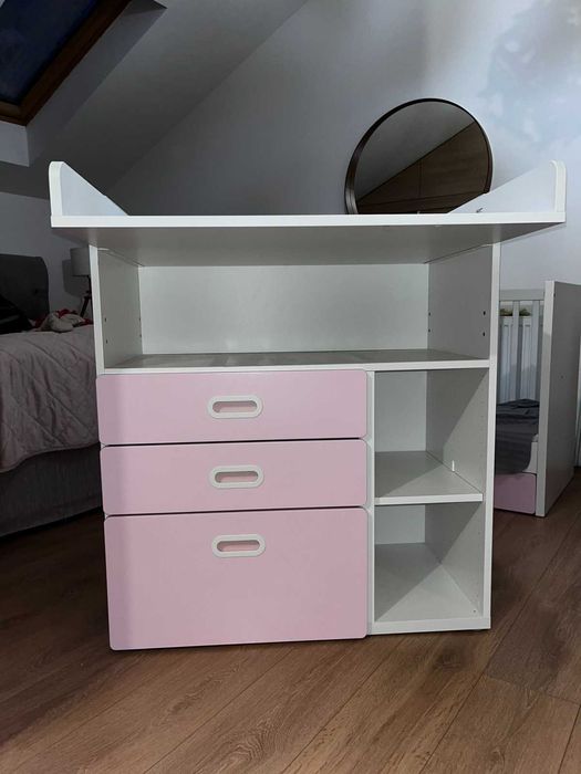 Бебешко легло до 4 годишна възраст и шкаф за дрех