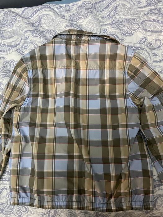 Продам ветровку Tommy Hilfiger