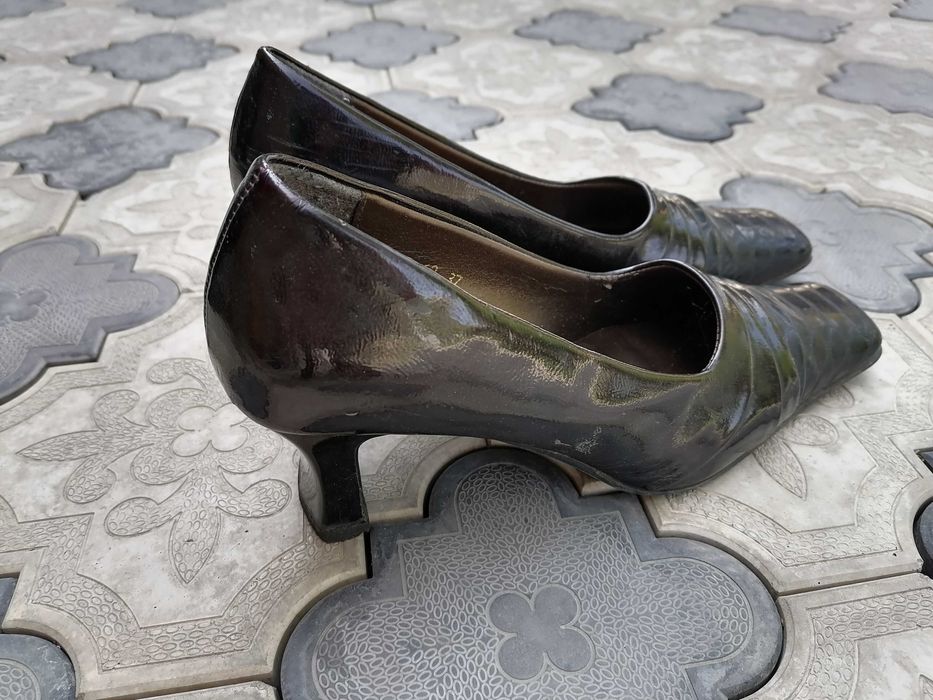 Ayollar tuflisi 37 razmer