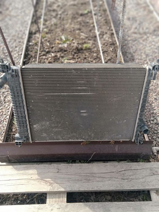 Продам радиатор Равон3 б/у