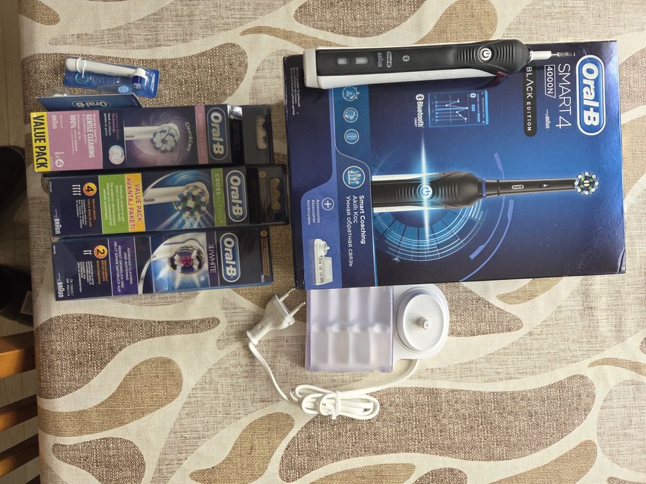 Две ел.четки Oral-B за зъби