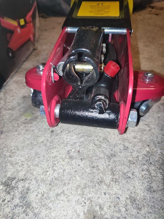 Хидравличен крик тип крокодил 2т