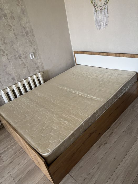 Продам матрас 140х200