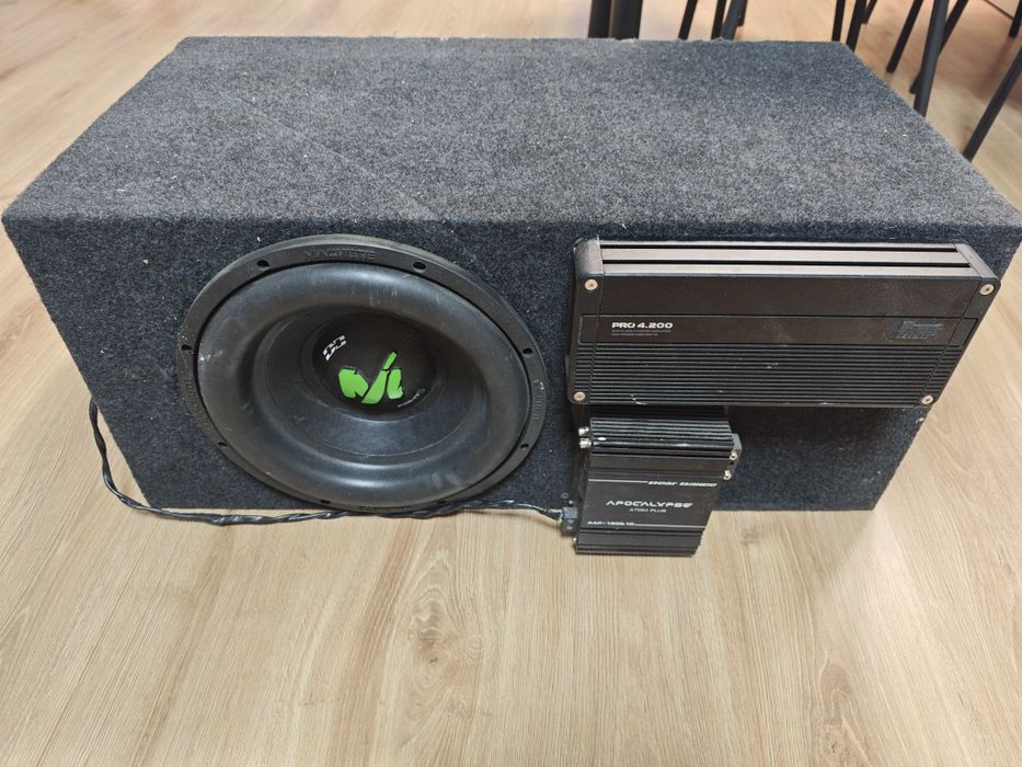 Продам сабвуфер в отличном состояний