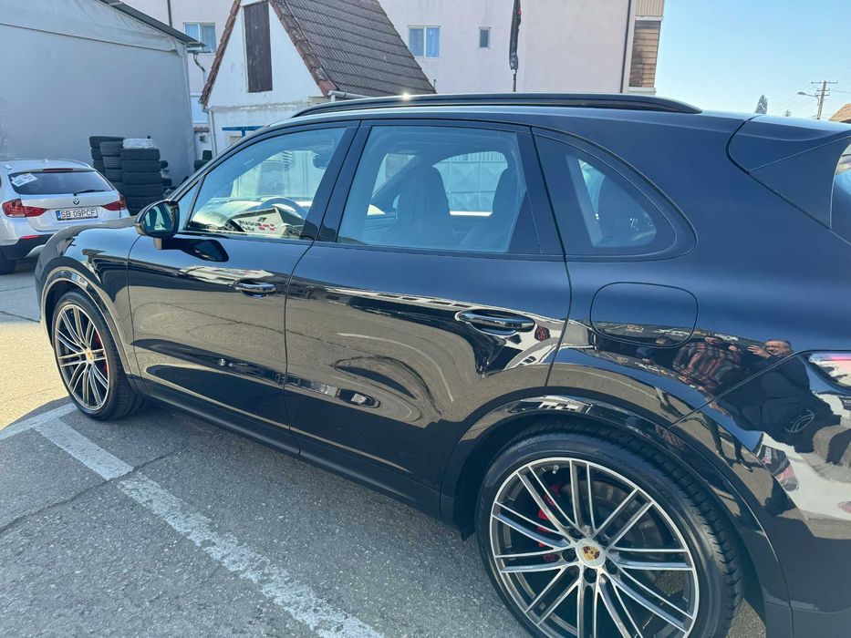 PORSCHE Cayenne 2019 — imagine 3