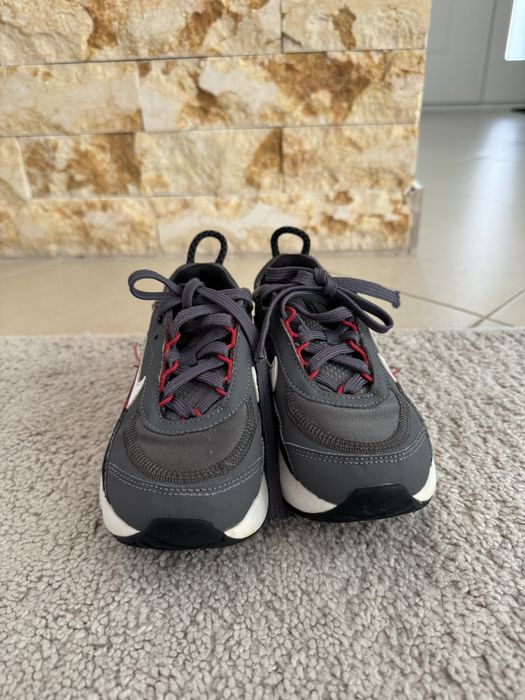 adidasi nike air max 260 marimea 28,5