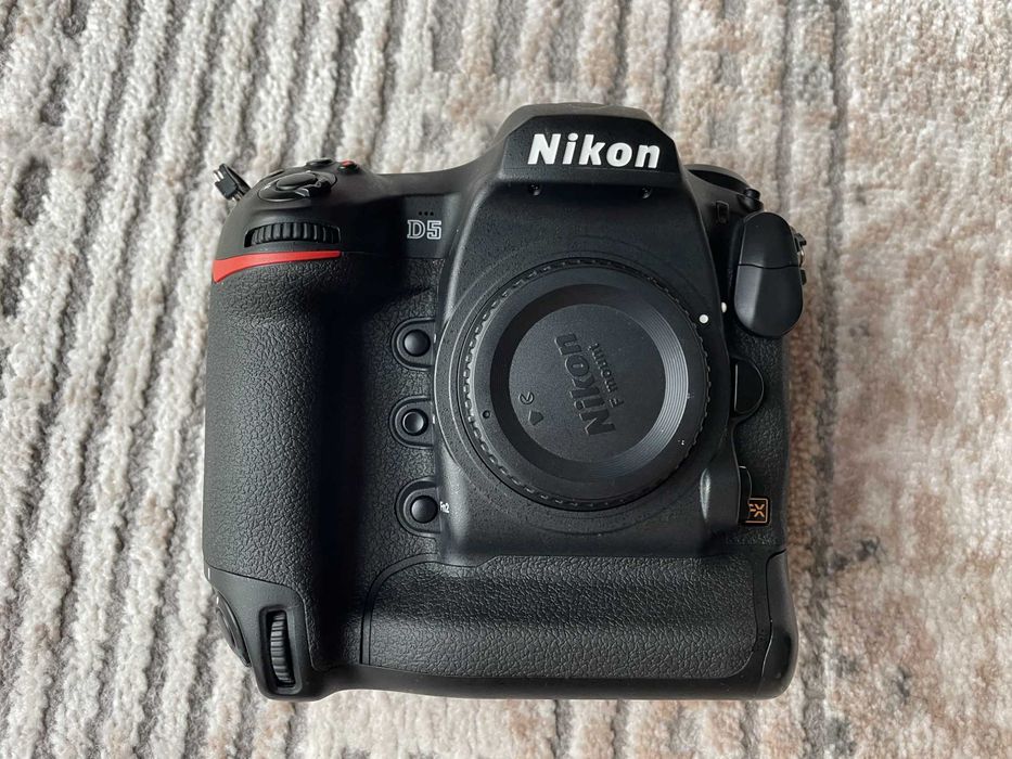 Nikon D5 - 75k cadre