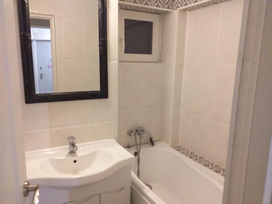 Închiriez apartament 3 camere decomandat și mobilat George Enescu-Suceava