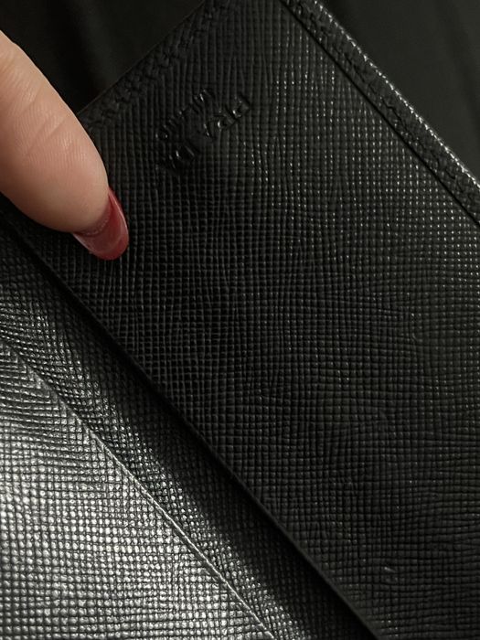Prada кошелек или ключница