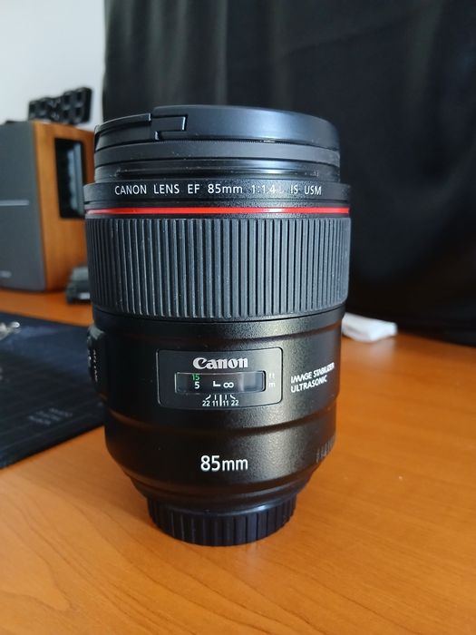 Obiectiv Canon 85mm F1.4